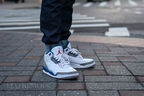 jordans with jeans